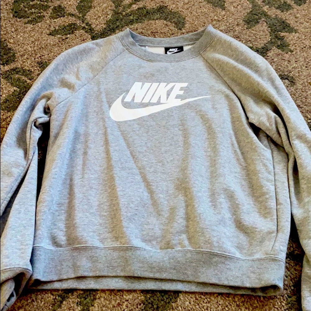 Nike pull over, grey